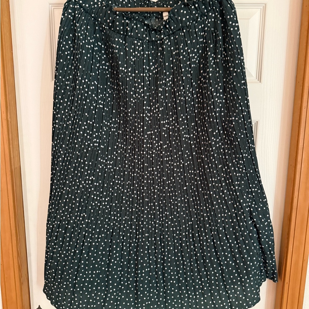 Exlura - Green Polka Dot Skirt